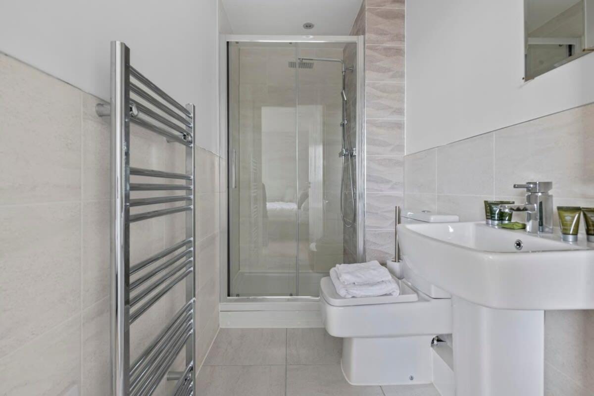 Spacious 1 Bedroom Apartment In A Converted Mill Leeds  Eksteriør bilde