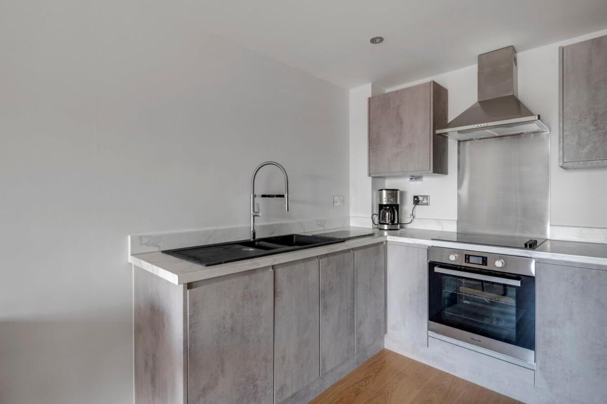 Spacious 1 Bedroom Apartment In A Converted Mill Leeds  Eksteriør bilde