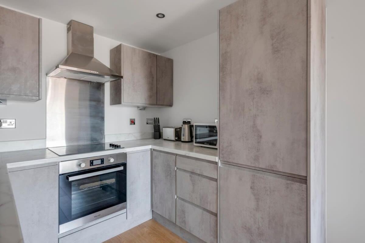Spacious 1 Bedroom Apartment In A Converted Mill Leeds  Eksteriør bilde