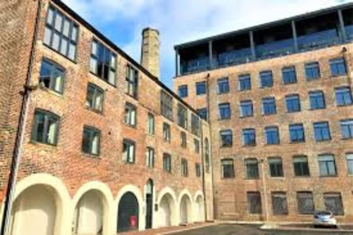Spacious 1 Bedroom Apartment In A Converted Mill Leeds  Eksteriør bilde
