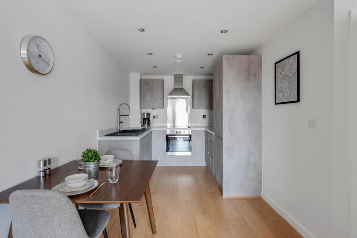 Spacious 1 Bedroom Apartment In A Converted Mill Leeds  Eksteriør bilde